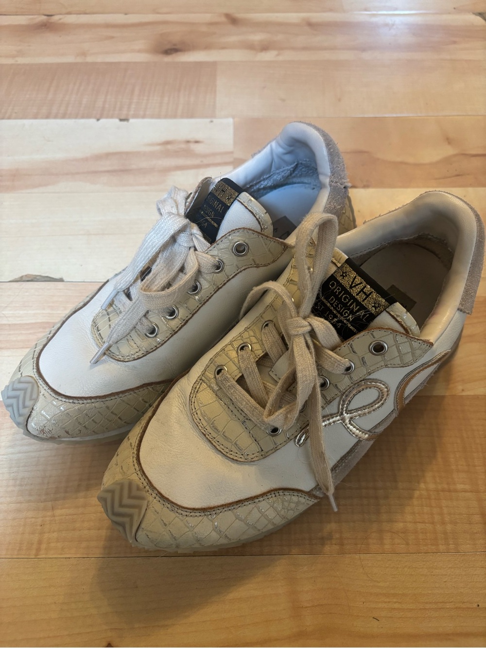 Vintage Havana Cream and Tan Lace-Up Sneakers